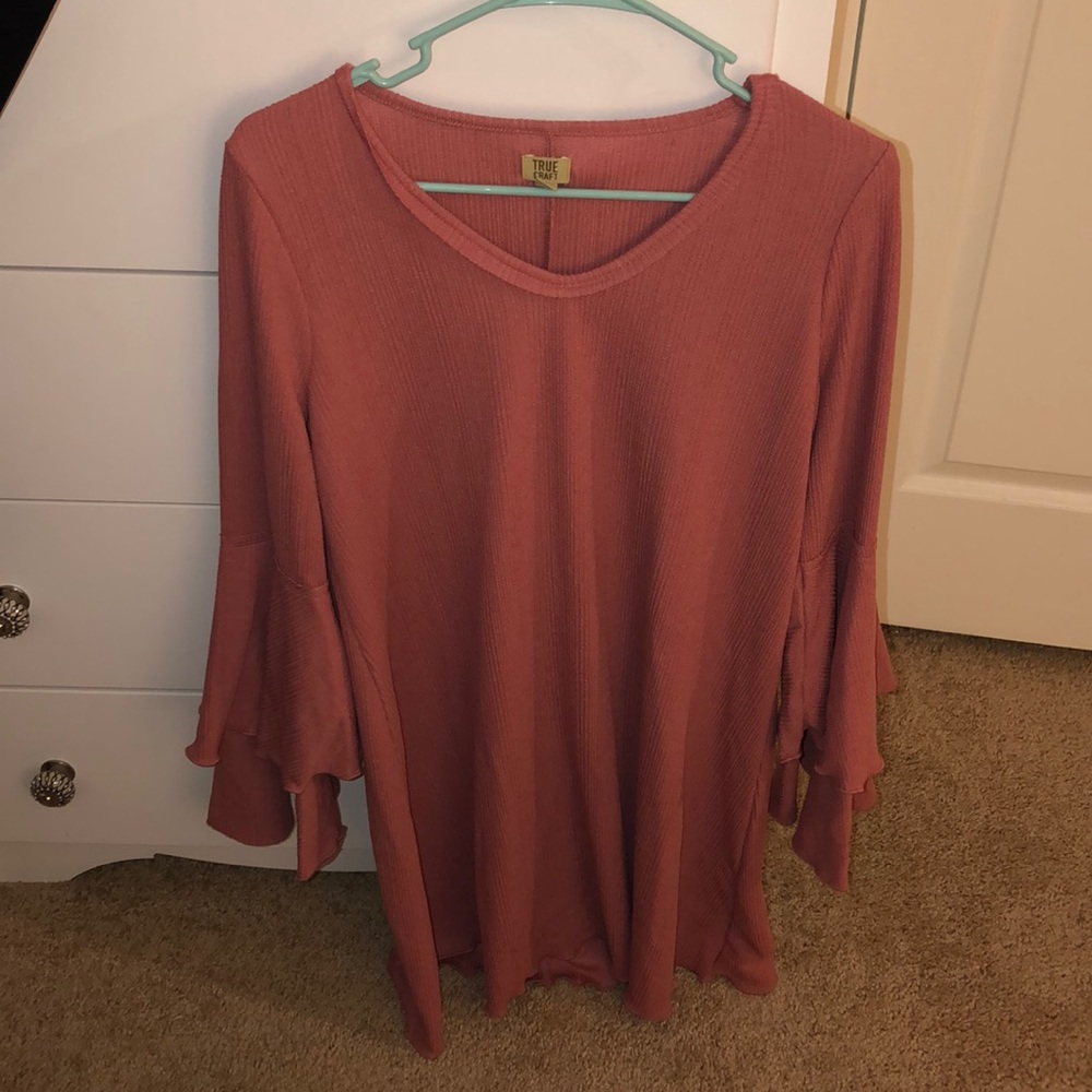 NEVER WORN Ruffle Sleeve Dress